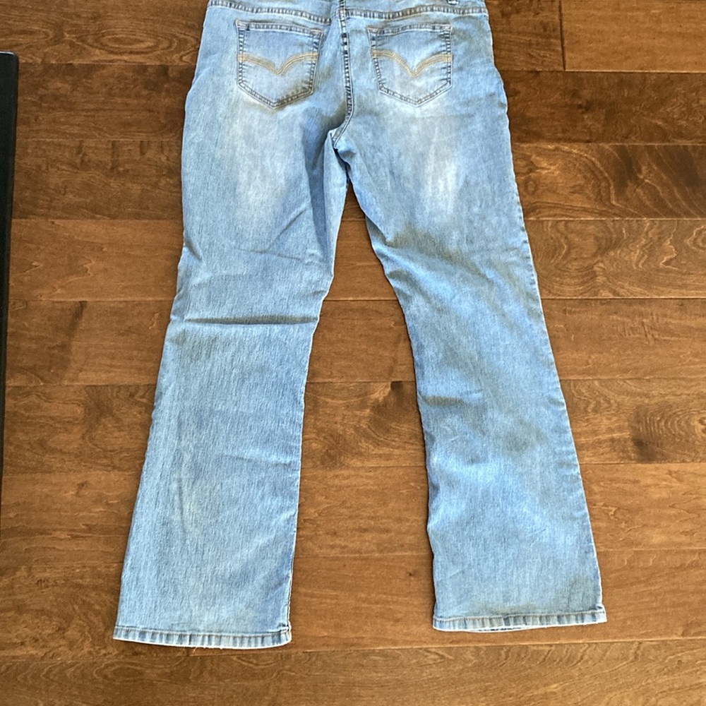 Stretchy Jeans - Picture 6 of 8
